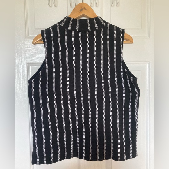 Moth by Anthropologie Rochester Mock Neck Sleeveless Top Black White Stripe - Picture 4 of 7